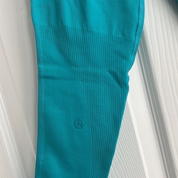 Lululemon Zone Crop (21") Seamless Leggings in Peacock Blue size 4 - Picture 7 of 13